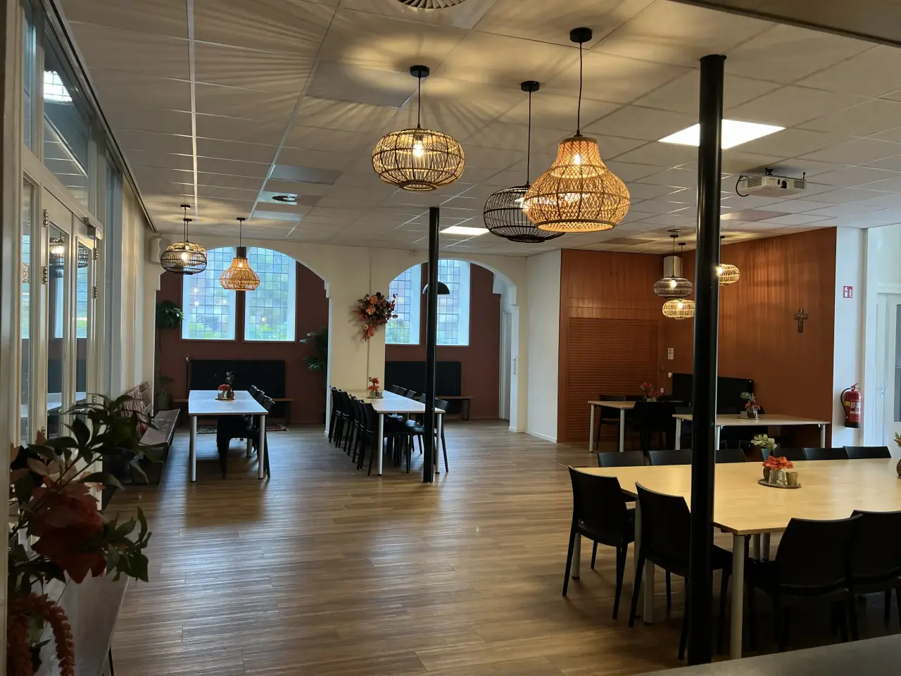 Eetzaal keukenhoek links